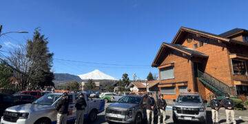 Pucón fortalece patrullajes mixtos con tres nuevos vehículos para Seguridad Pública