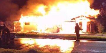 Gobierno coordina reubicación de dos personas mayores sobrevivientes de incendio en Pitrufquén