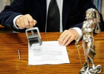 Fin de los «inmortales»: 35 notarios y conservadores mayores de 75 años dejan este viernes sus cargos