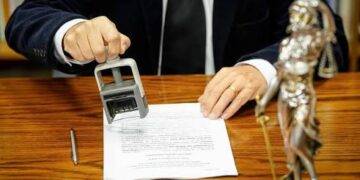 Fin de los «inmortales»: 35 notarios y conservadores mayores de 75 años dejan este viernes sus cargos